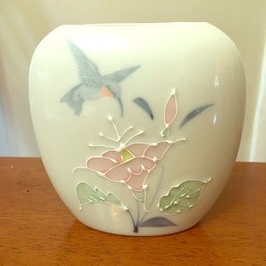 Otagiri pillow vase, flowers and hummingbird